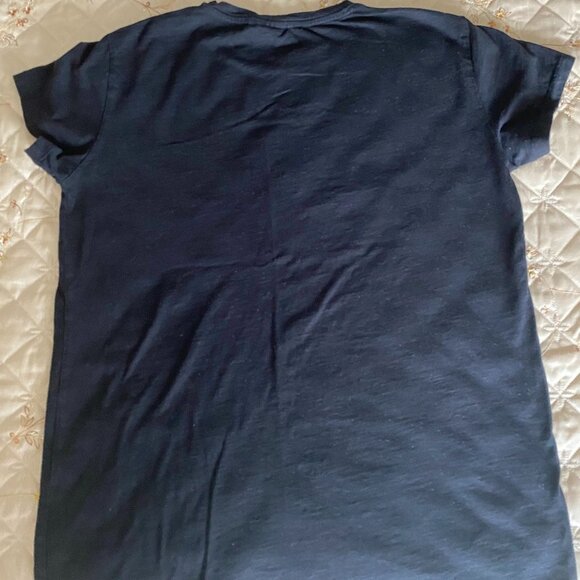 Disney Kisses Giant Mickey Mouse Women's Tee size M - Picture 3 of 3